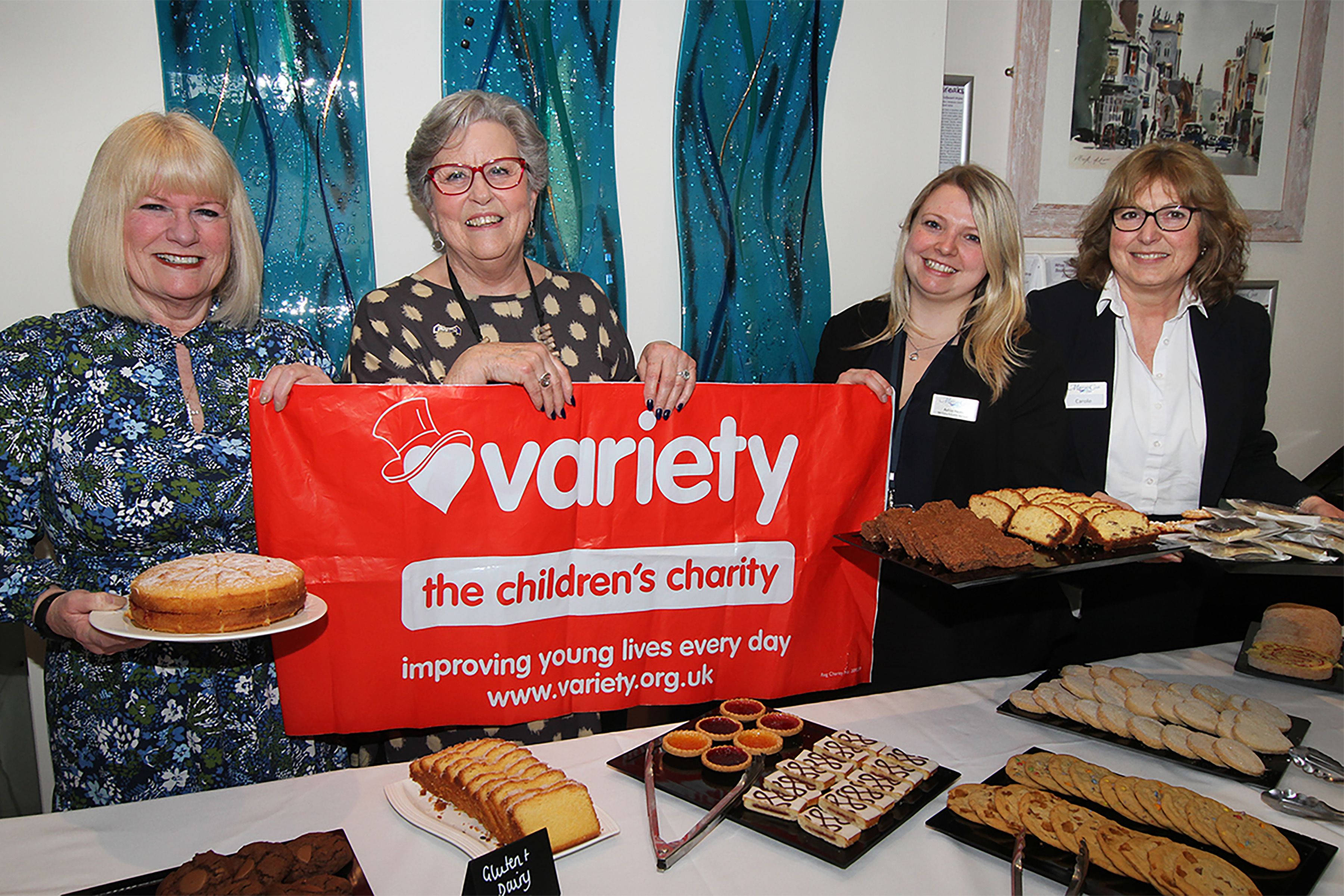 Aggregate more than 120 baking cakes for charity